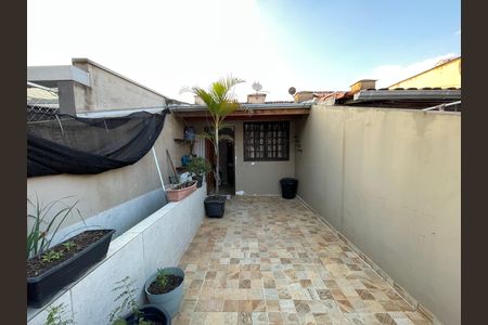 Casa à venda com 80m², 2 quartos e 2 vagas Casa à venda com 80m², 2 quartos e 2 vagasVaranda Quarto 2