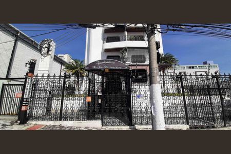 Apartamento à venda com 140m², 4 quartos e 2 vagasFachada e portaria