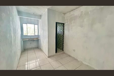 Cozinha de casa para alugar com 1 quarto, 38m² em Parque Maria Helena, Guarulhos