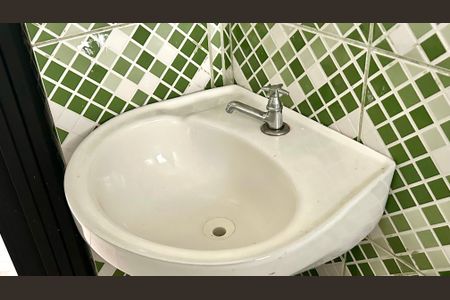 Banheiro  de casa para alugar com 1 quarto, 38m² em Parque Maria Helena, Guarulhos