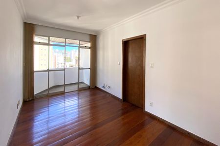 Sala de apartamento para alugar com 3 quartos, 90m² em Santo Antônio, Belo Horizonte