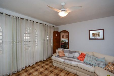 Casa para alugar com 250m², 4 quartos e 3 vagasSala