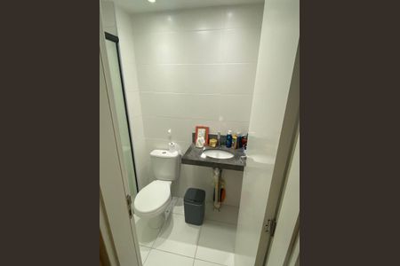Apartamento à venda com 28m², 1 quarto e sem vaga Apartamento à venda com 28m², 1 quarto e sem vagaBanheiro