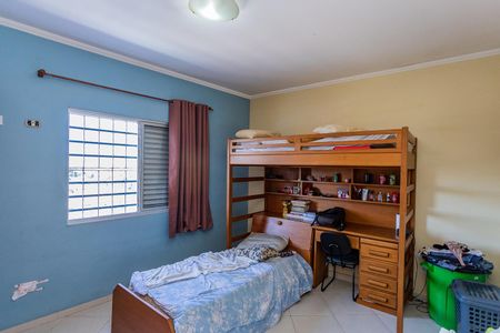 Casa à venda com 280m², 3 quartos e 3 vagas Casa à venda com 280m², 3 quartos e 3 vagasQuarto 1
