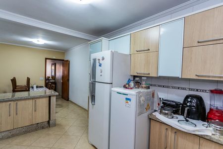 Casa à venda com 280m², 3 quartos e 3 vagas Casa à venda com 280m², 3 quartos e 3 vagasCopa e cozinha
