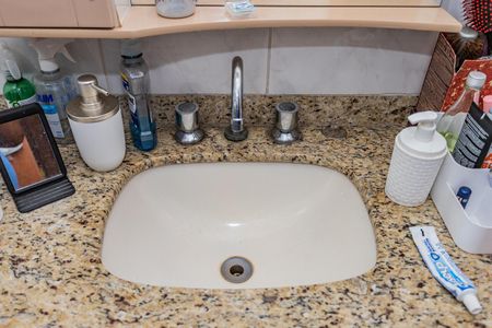 Casa à venda com 280m², 3 quartos e 3 vagas Casa à venda com 280m², 3 quartos e 3 vagasBanheiro suite