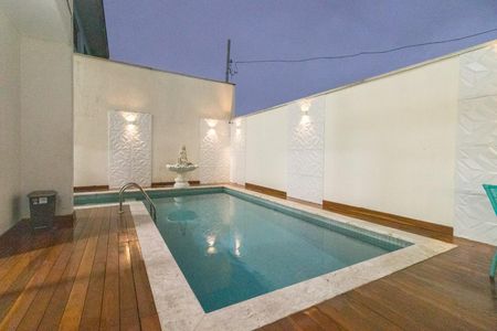 Casa para alugar com 250m², 4 quartos e 3 vagas Casa para alugar com 250m², 4 quartos e 3 vagasPiscina