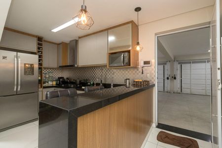 Casa para alugar com 250m², 4 quartos e 3 vagas Casa para alugar com 250m², 4 quartos e 3 vagasCozinha