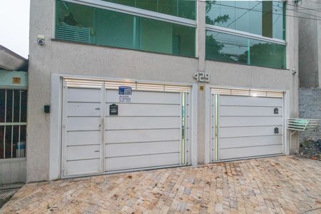 Casa para alugar com 250m², 4 quartos e 3 vagas Casa para alugar com 250m², 4 quartos e 3 vagasFachada