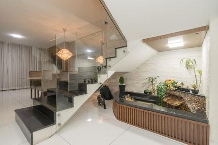 Sala de casa para alugar com 4 quartos, 250m² em Jardim Egle, São Paulo