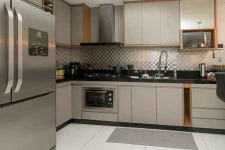 Casa para alugar com 250m², 4 quartos e 3 vagas Casa para alugar com 250m², 4 quartos e 3 vagasCozinha