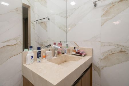 Casa para alugar com 250m², 4 quartos e 3 vagas Casa para alugar com 250m², 4 quartos e 3 vagasBanheiro da Suíte 1
