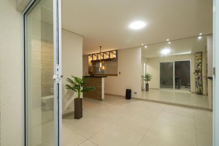 Casa para alugar com 250m², 4 quartos e 3 vagas Casa para alugar com 250m², 4 quartos e 3 vagasSala de estar
