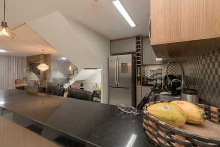 Casa para alugar com 250m², 4 quartos e 3 vagas Casa para alugar com 250m², 4 quartos e 3 vagasCozinha