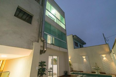 Casa para alugar com 250m², 4 quartos e 3 vagas Casa para alugar com 250m², 4 quartos e 3 vagasVista externa
