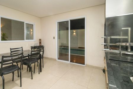 Área comum de casa à venda com 4 quartos, 250m² em Jardim Egle, São Paulo