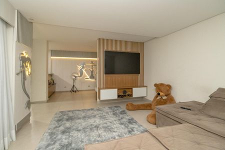 Casa para alugar com 250m², 4 quartos e 3 vagas Casa para alugar com 250m², 4 quartos e 3 vagasSala de TV