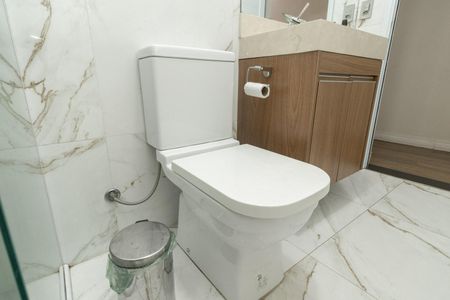 Casa para alugar com 250m², 4 quartos e 3 vagas Casa para alugar com 250m², 4 quartos e 3 vagasBanheiro Social