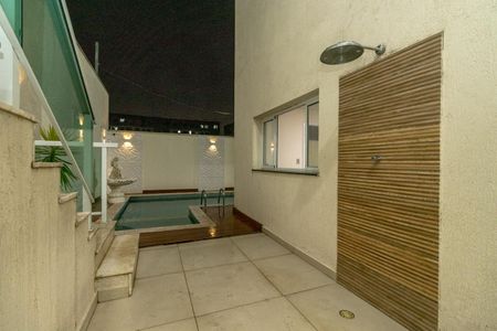 Casa para alugar com 250m², 4 quartos e 3 vagas Casa para alugar com 250m², 4 quartos e 3 vagasAcesso a piscina