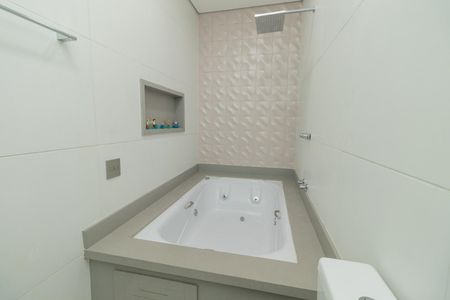 Casa para alugar com 250m², 4 quartos e 3 vagas Casa para alugar com 250m², 4 quartos e 3 vagasBanheiro da Suíte 2