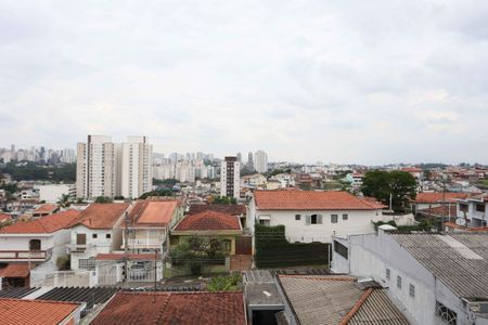 Sala  vista de apartamento à venda com 2 quartos, 84m² em Chácara Agrindus, Taboão da Serra