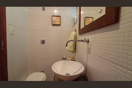 Apartamento à venda com 68m², 2 quartos e 1 vaga Apartamento à venda com 68m², 2 quartos e 1 vagaBanheiro Social