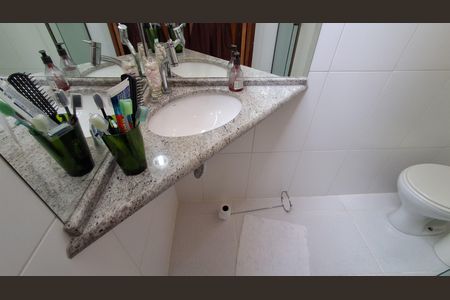 Apartamento à venda com 68m², 2 quartos e 1 vaga Apartamento à venda com 68m², 2 quartos e 1 vagaBanheiro Suíte