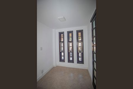 Escritorio de casa à venda com 3 quartos, 220m² em Guarujá, Porto Alegre