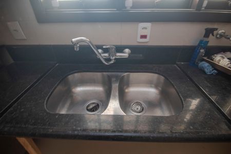 Cozinha de casa à venda com 3 quartos, 220m² em Guarujá, Porto Alegre