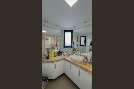 Apartamento à venda com 124m², 2 quartos e 3 vagasBanheiro da Suíte
