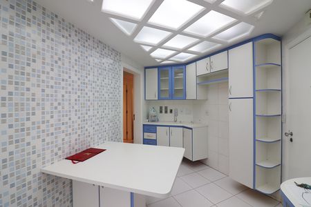 Apartamento à venda com 164m², 4 quartos e 3 vagasCozinha 