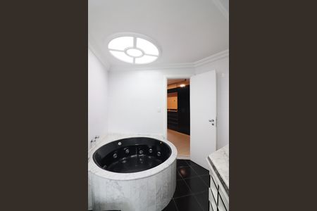 Apartamento à venda com 164m², 4 quartos e 3 vagasQuarto 1 - Suíte Banheiro 