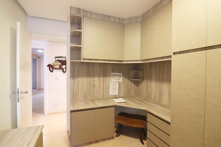 Apartamento à venda com 164m², 4 quartos e 3 vagasQuarto 3