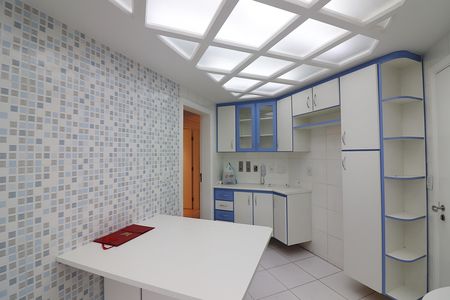 Apartamento à venda com 164m², 4 quartos e 3 vagasCozinha 