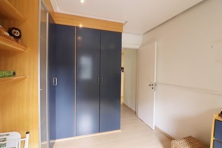 Apartamento à venda com 164m², 4 quartos e 3 vagasQuarto 2