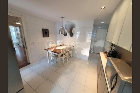 Apartamento à venda com 218m², 4 quartos e 4 vagas