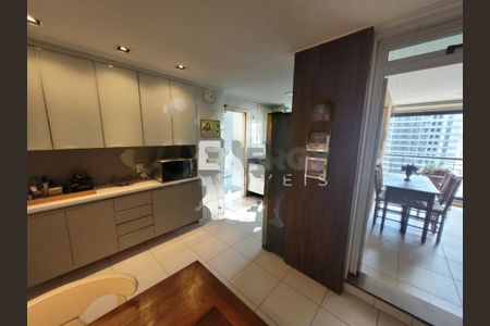 Apartamento à venda com 218m², 4 quartos e 4 vagas
