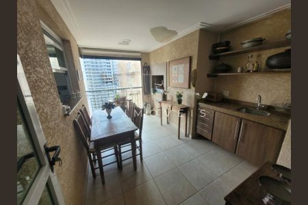 Apartamento à venda com 218m², 4 quartos e 4 vagas