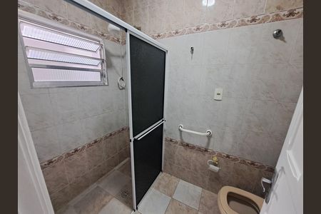 Casa à venda com 103m², 2 quartos e 2 vagas Casa à venda com 103m², 2 quartos e 2 vagasBanheiro