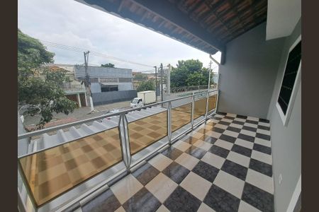 Casa à venda com 103m², 2 quartos e 2 vagas Casa à venda com 103m², 2 quartos e 2 vagasVaranda