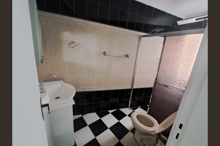 Casa à venda com 103m², 2 quartos e 2 vagas Casa à venda com 103m², 2 quartos e 2 vagasBanheiro