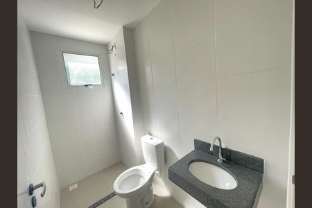 Banheiro suíte de apartamento à venda com 2 quartos, 52m² em Paquetá, Belo Horizonte