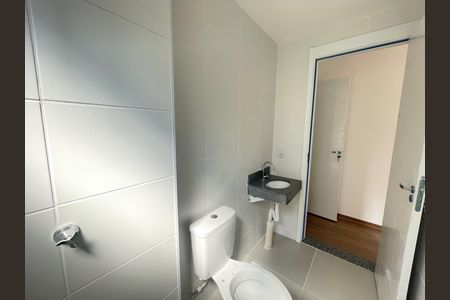 Banheiro suíte de apartamento à venda com 2 quartos, 52m² em Paquetá, Belo Horizonte