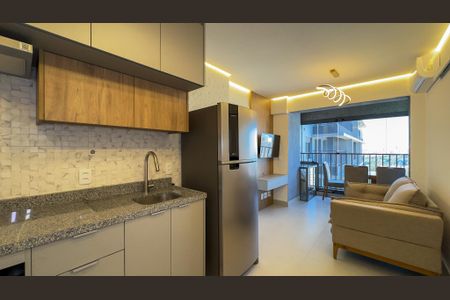 Sala e Cozinha de apartamento para alugar com 2 quartos, 43m² em Santo Amaro, São Paulo