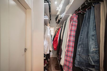 Casa para alugar com 150m², 3 quartos e 2 vagasSuíte 1 - Closet
