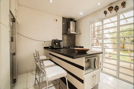 Casa para alugar com 150m², 3 quartos e 2 vagasCozinha