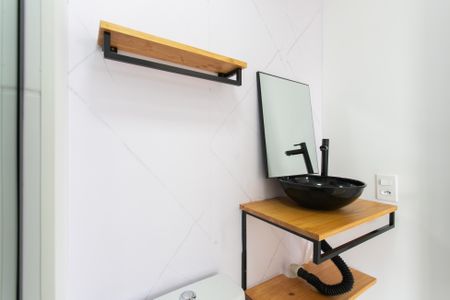 Apartamento para alugar com 38m², 2 quartos e sem vaga Apartamento para alugar com 38m², 2 quartos e sem vagaBanheiro