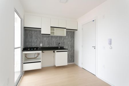 Sala / Cozinha  de apartamento para alugar com 2 quartos, 28m² em Vila Santana, São Paulo