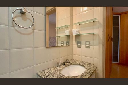 Apartamento à venda com 59m², 2 quartos e 1 vagaBanheiro da Suíte