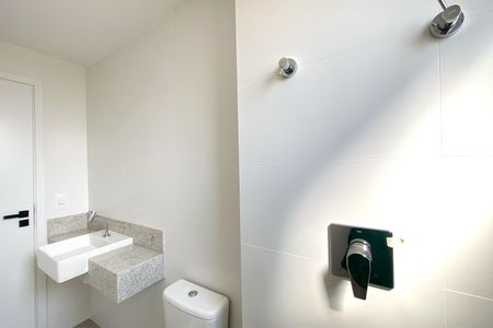 Apartamento à venda com 63m², 3 quartos e 2 vagasBanheiro da Suíte 1